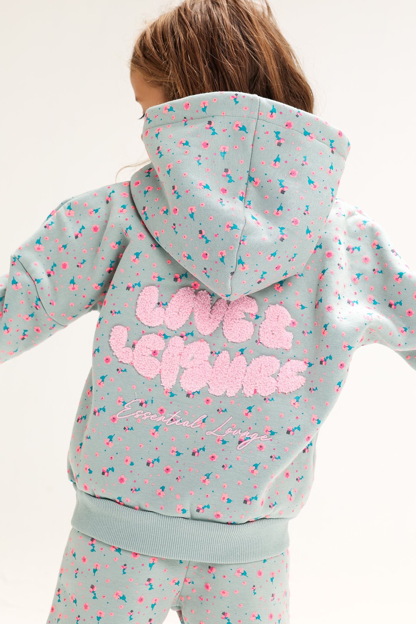 Girls’ Polka Dot Melton Cotton Winter Tracksuit – 2-Piece Hoodie & Pants Set (Light Grey with Pink & Blue Dots)