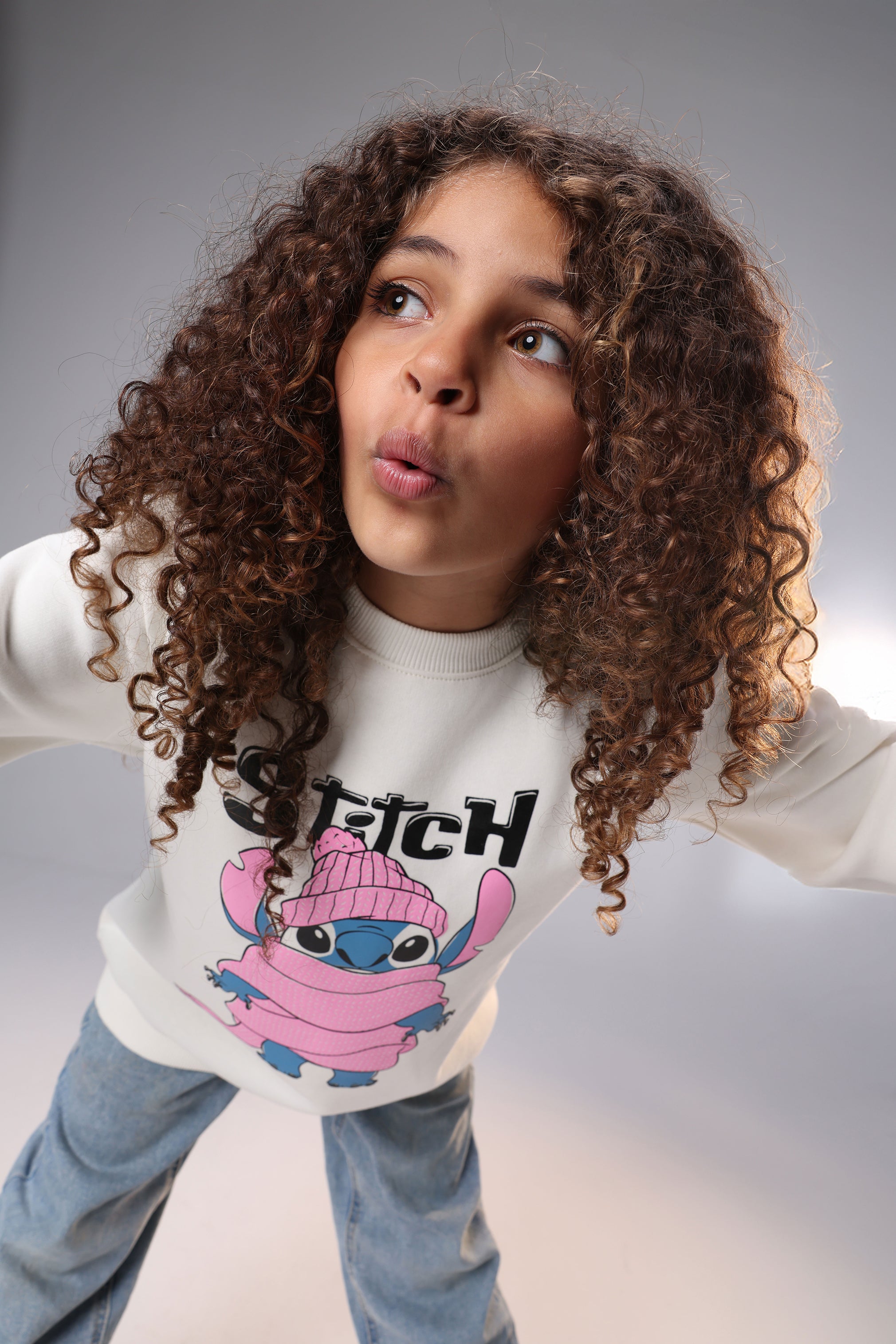 سويت شيرت وردي فاتح - ملابس رياضية ويومية