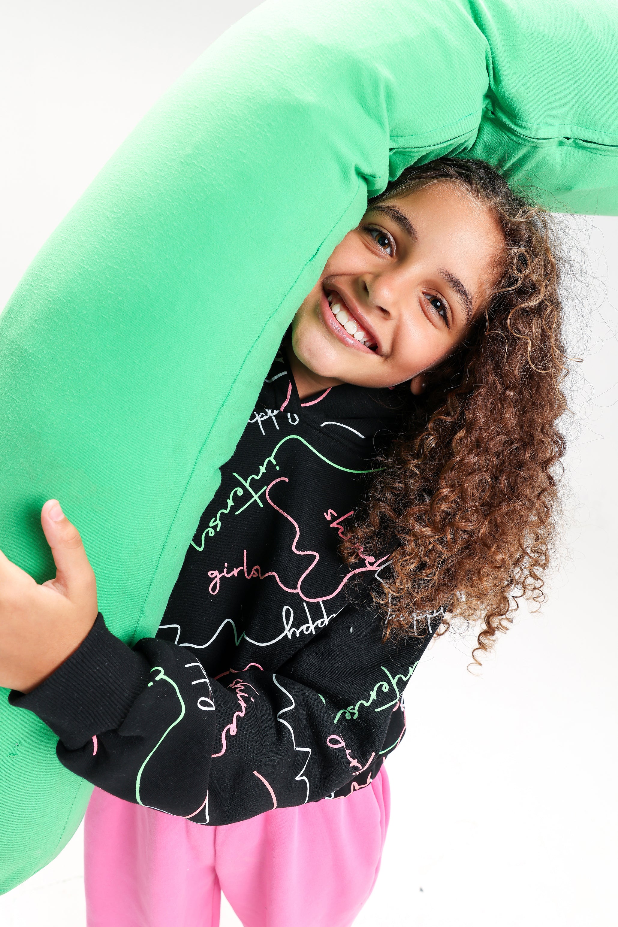 Girls Black & Pink Tracksuit – Fun Contrast & Cozy Winter Vibes