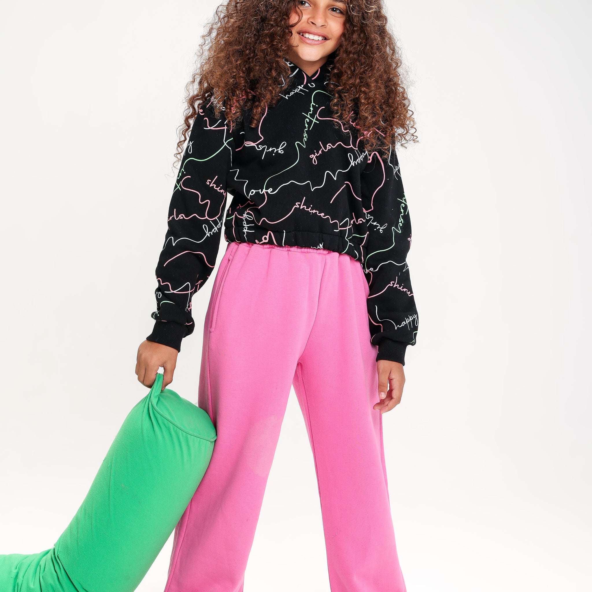 Girls Black & Pink Tracksuit – Fun Contrast & Cozy Winter Vibes