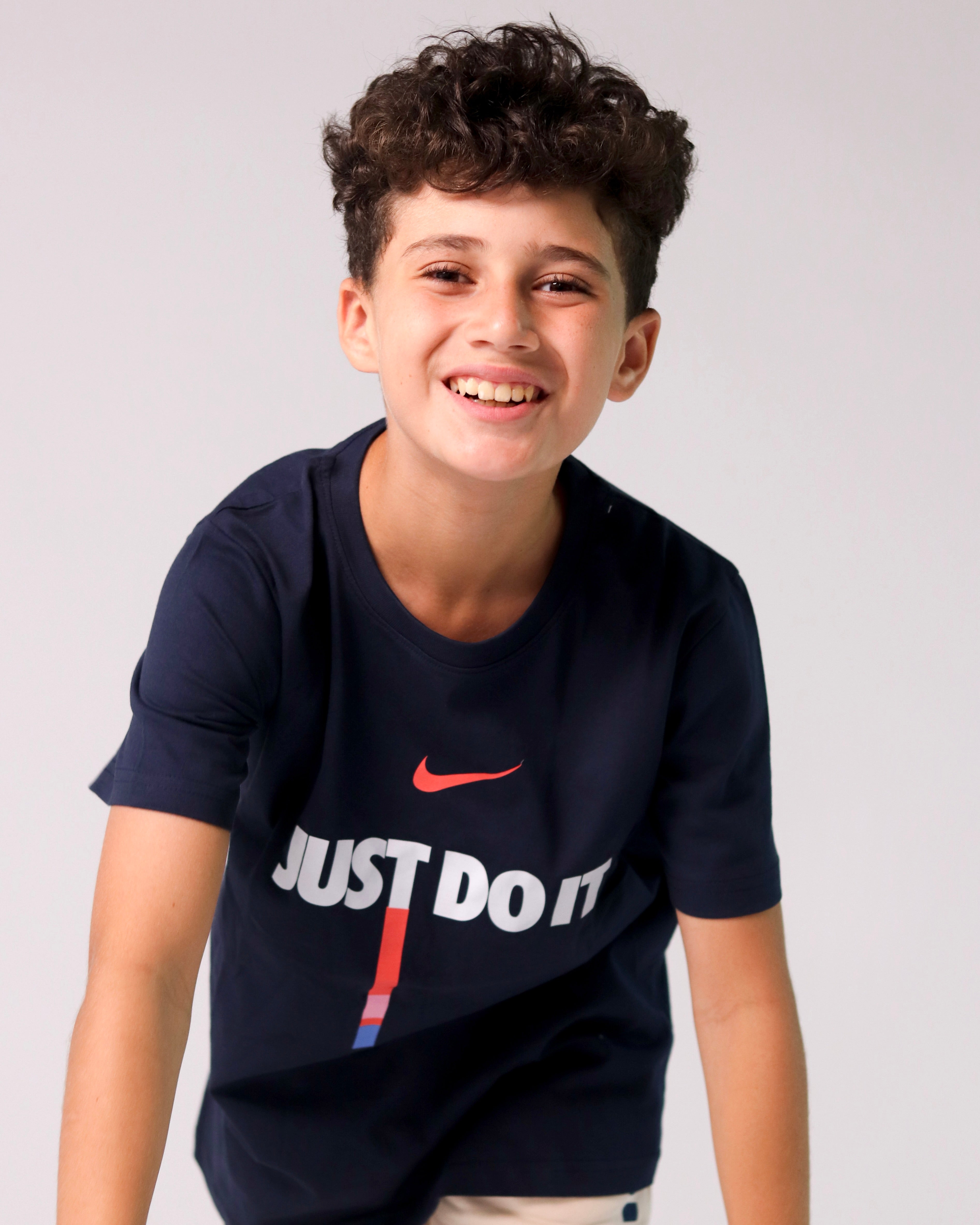 Boys' Nike Just Do It Set – Navy T-Shirt with Cream Shorts