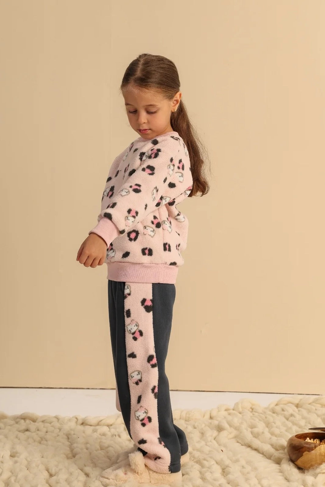 Girls’ Pink Kitty Fluffy Sweatshirt & Charcoal Wide-Leg Pants Set