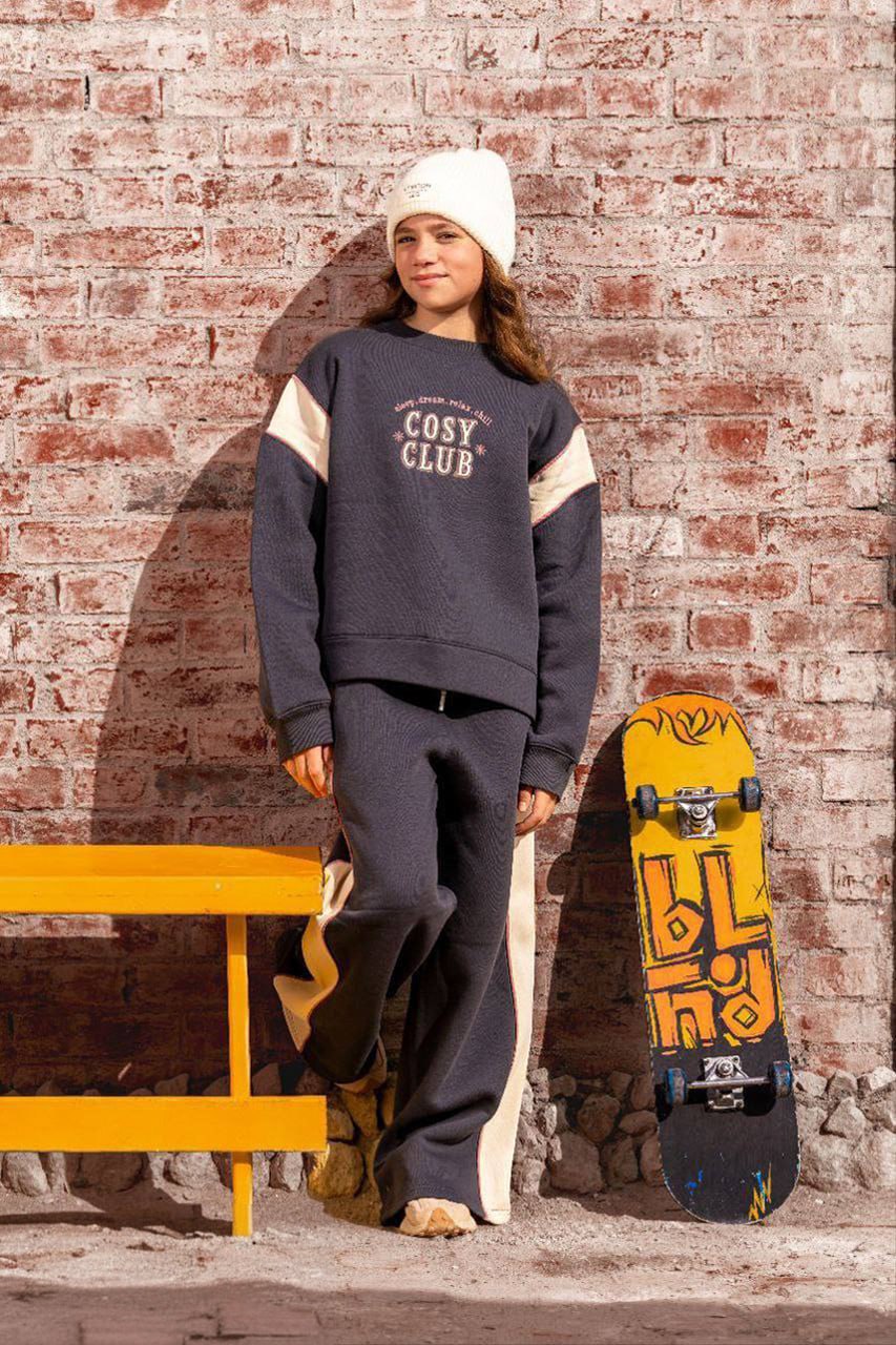 Chic Sport Tracksuit – Girls’ Cosy Club Edition