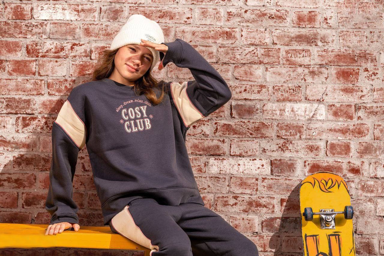 Chic Sport Tracksuit – Girls’ Cosy Club Edition