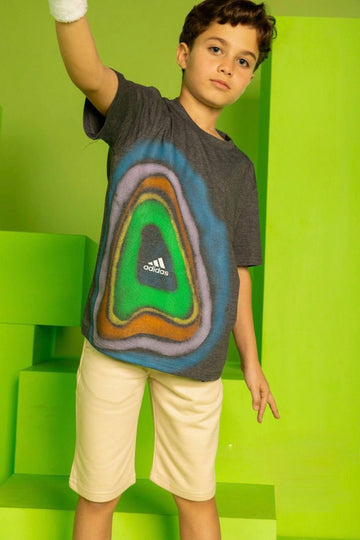 Boys Abstract Graphic T-Shirt & Beige Shorts Set – Sporty Casual Outfit