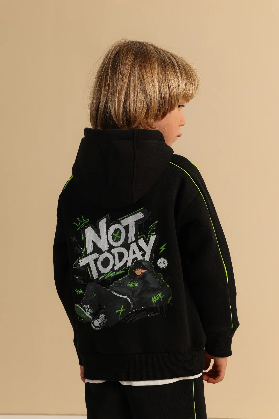 طقم ولادي Not Today أسود بهودي وبنطلون كارجو واسع