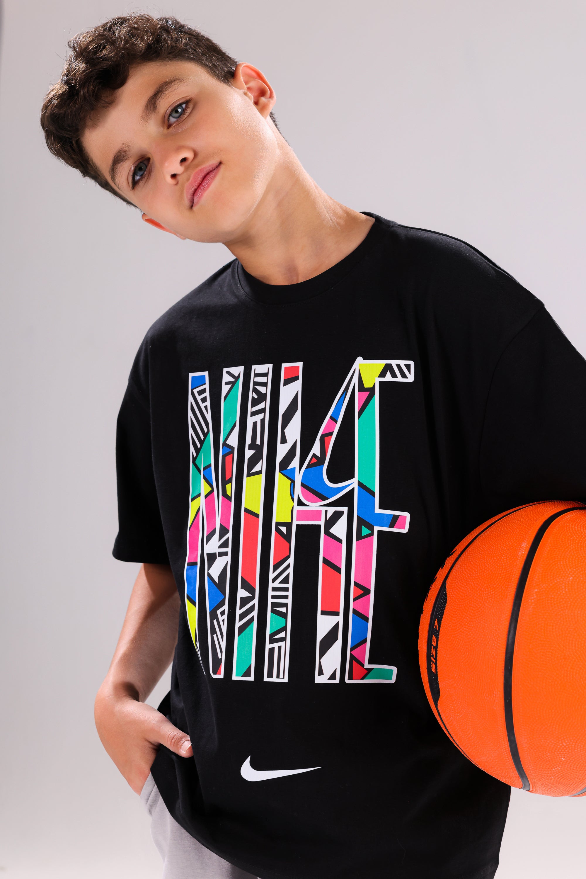 Boys Nike Graphic T-Shirt & Grey Sports Shorts Set – Black