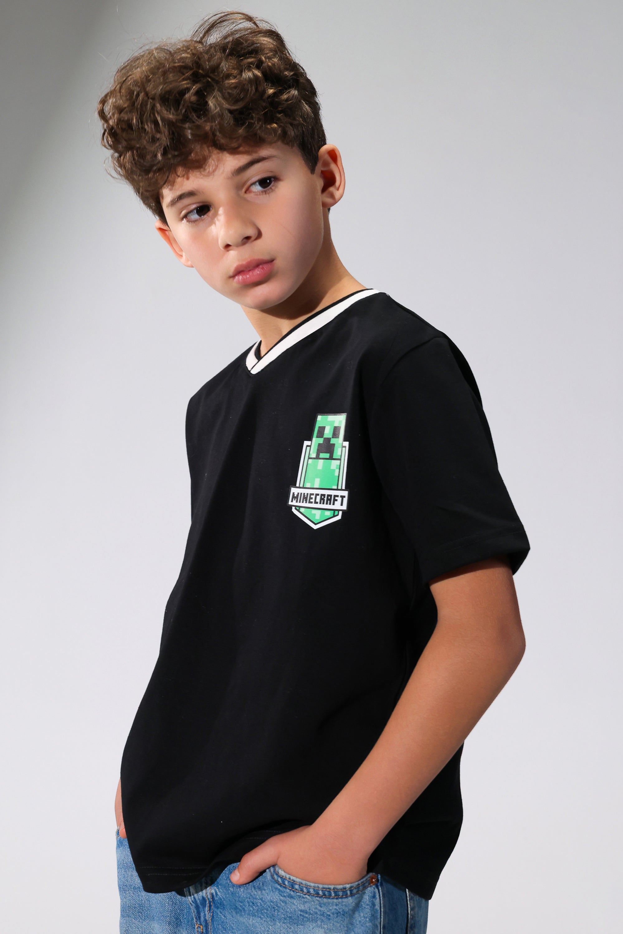Minecraft Boys Black V-Neck T-Shirt – Creeper Edition