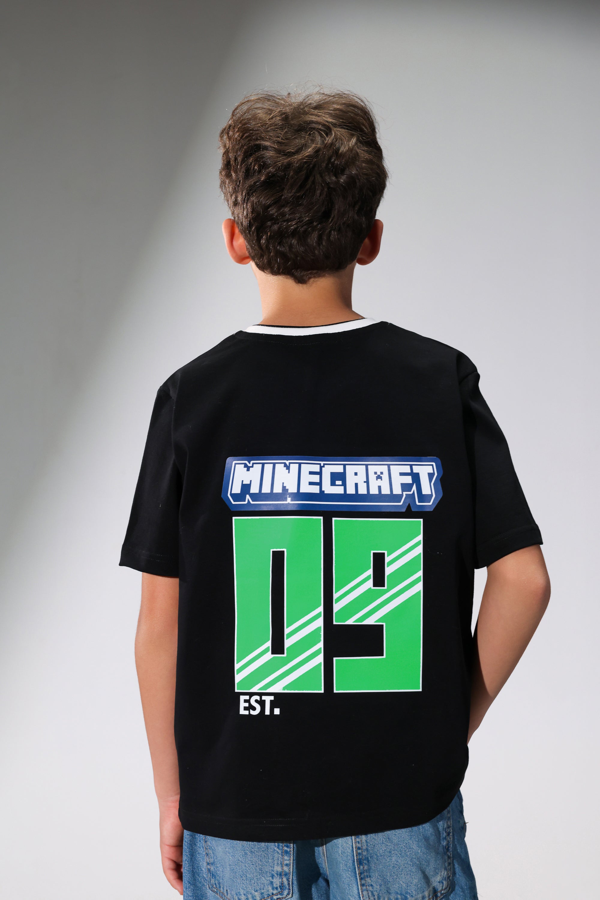 Minecraft Boys Black V-Neck T-Shirt – Creeper Edition