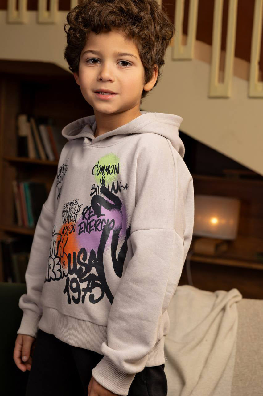 Graffiti Vibes Boys’ Hoodie Set – Stylish & Cozy