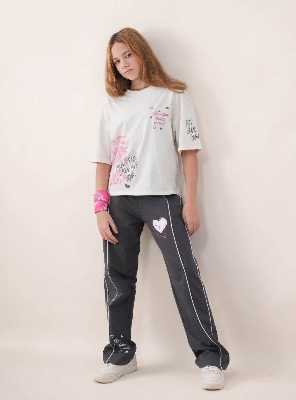 Girls street style set white graphic t-shirt and grey pants - Kikidoo Kids Egypt